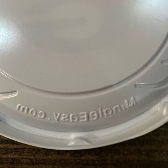 Georgia Bulldogs Plastic Party Plates - MingleEasy - Picture 5 of 6